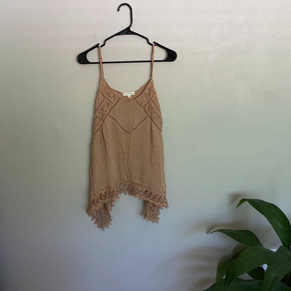 Coco & Jaimeson Tan Flowy Tank - Picture 4 of 5